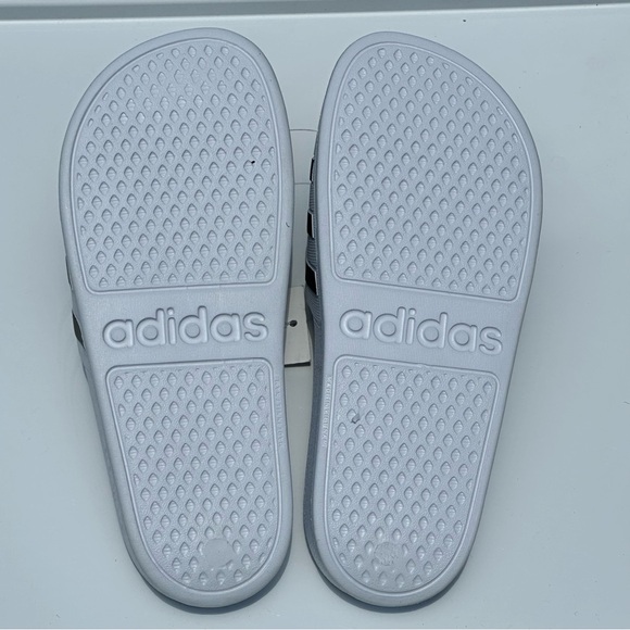 NEW ADIDAS Adilette Unisex Slides Sandals - Picture 3 of 4
